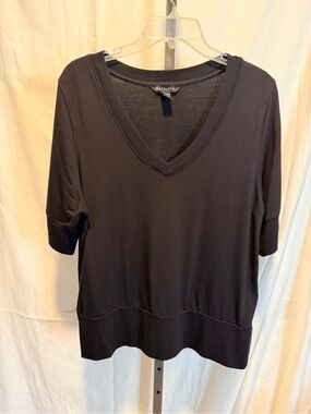 Athleta Black V-Neck Relaxed Short Sleeve Top